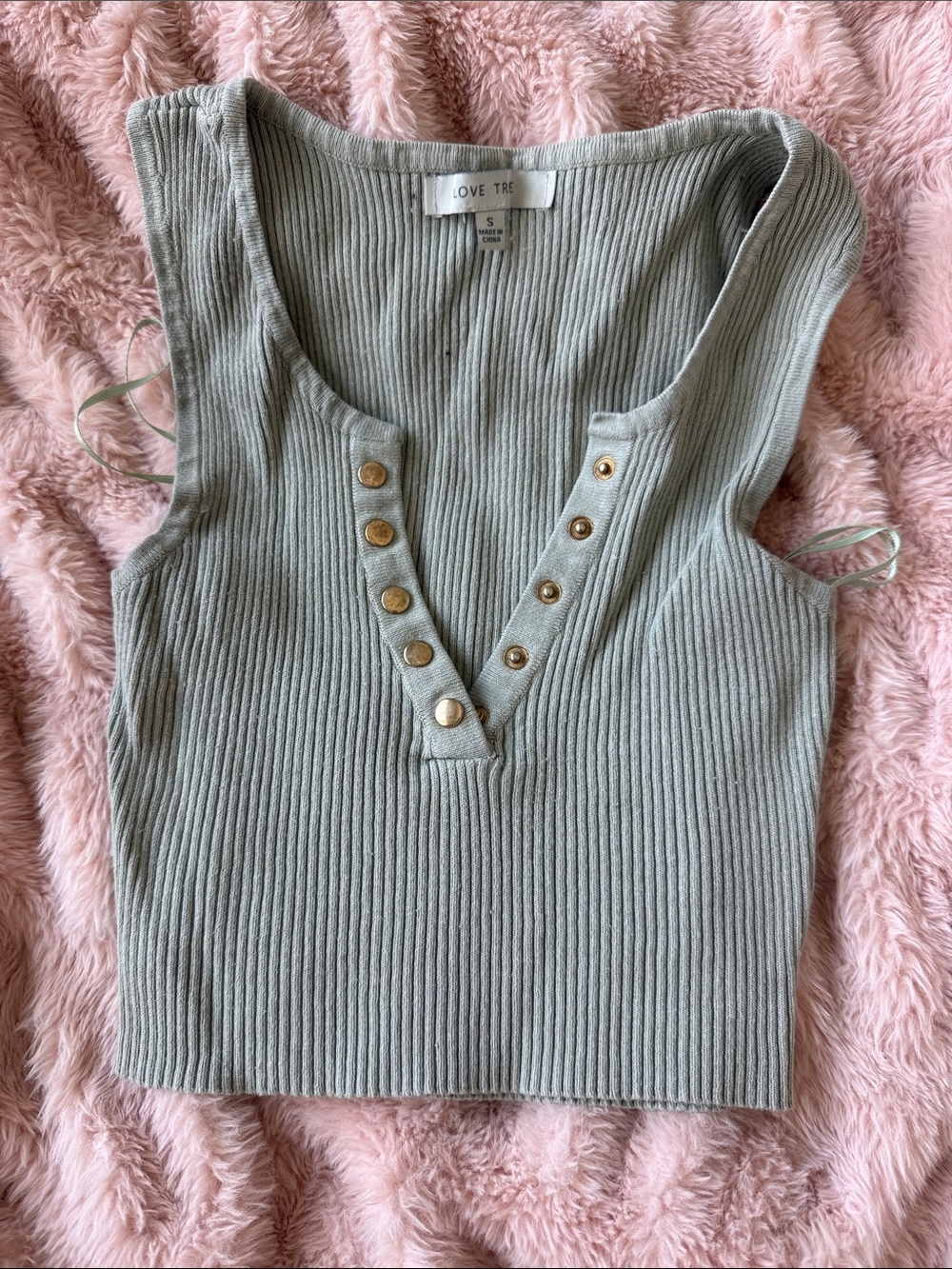 Love Tree Sage Ribbed V-Snap Crop Tank